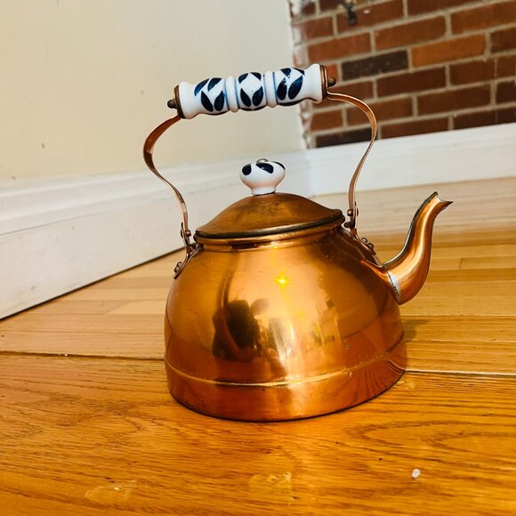 Vintage Copper Teapot w Delft Blue & White Handle & Knob - Picture 5 of 15